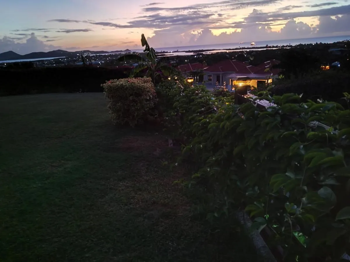 Holiday Home Belvedere Dickenson Bay Apartment