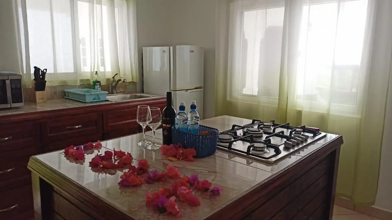 Apartment Holiday Home Belvedere Dickenson Bay