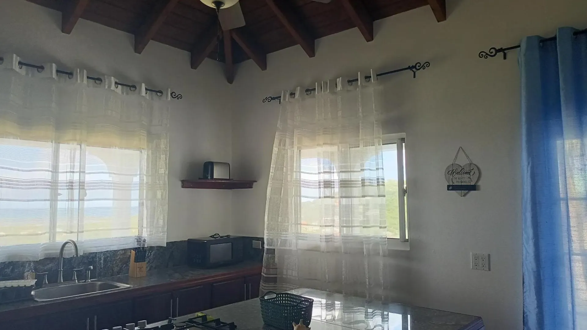Holiday Home Belvedere Dickenson Bay 0*,